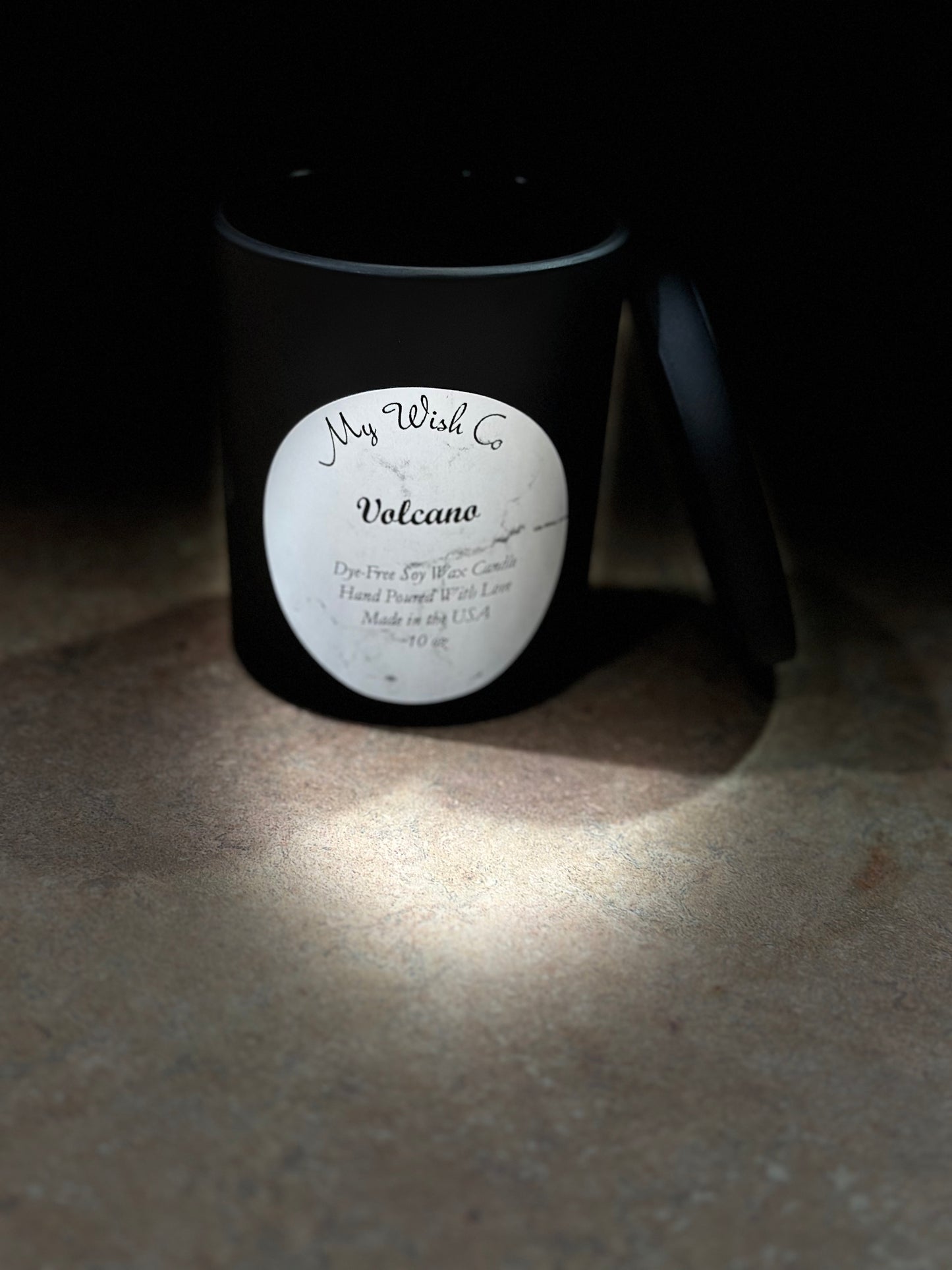 Volcano Tropical Black 10oz Candle