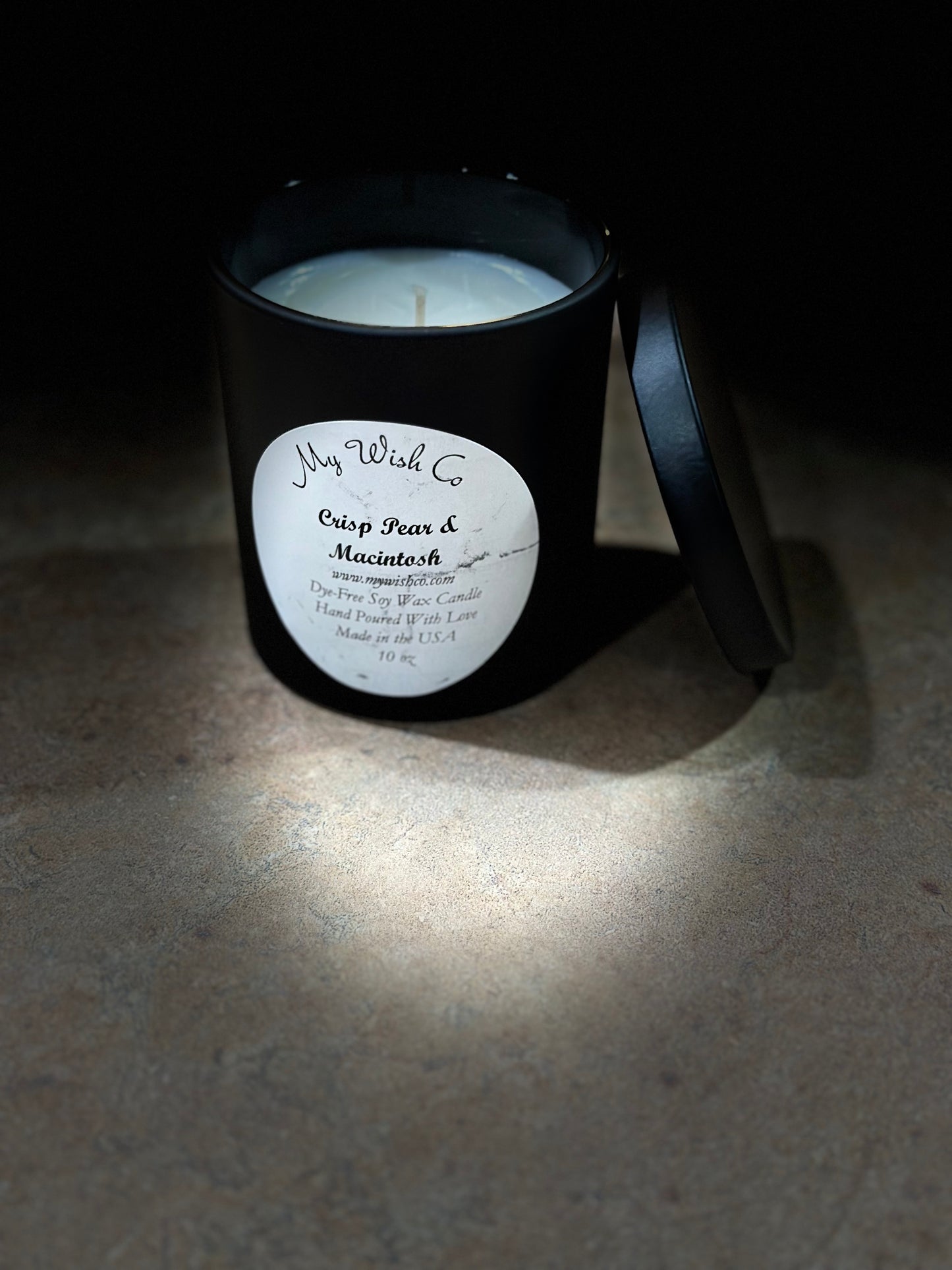 Crisp Pear & Macintosh 10 oz Black Jar Dye-Free Soy Wax Candle